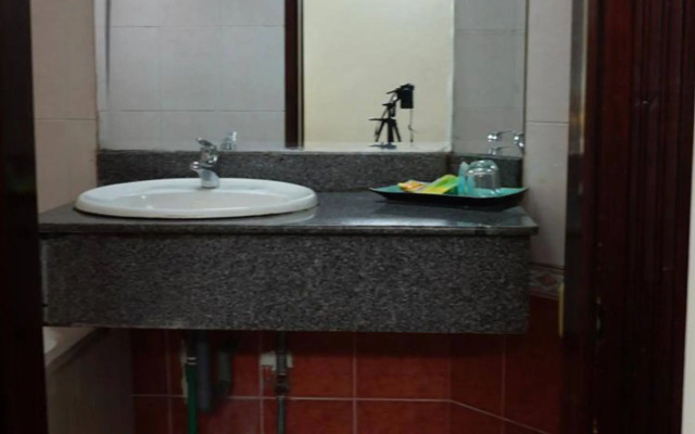 Hanoi Golden Moon Guesthouse