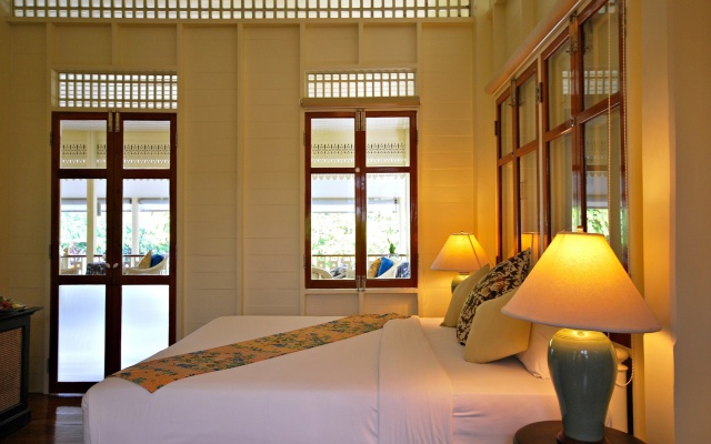 Baan Bayan Beachfront Hotel