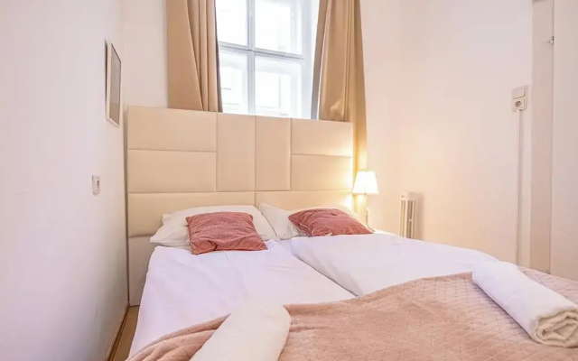 Cozy 2BR Apt With Excellent Connectivity
