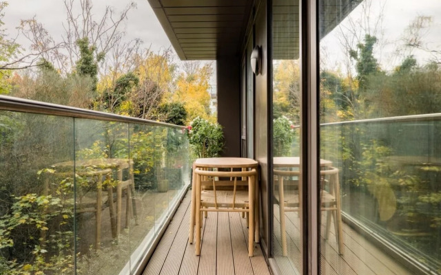 The London Retreat - Alluring 2bdr Flat With Balcony