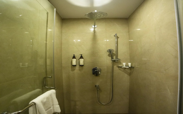 HUE GUH The Porto Candolim