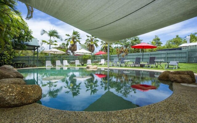 Magnetic Sunsets Resort
