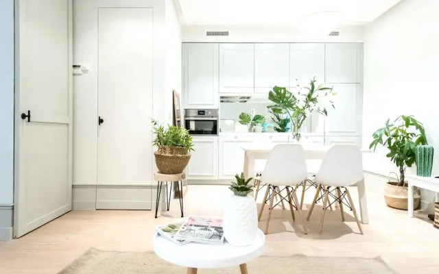 Apartment with One Bedroom in Madrid, with Wifi