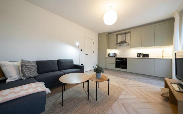 The Battersea Place - Charming 4bdr Flat