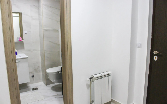 High End Apartments in Diamond Garden Building