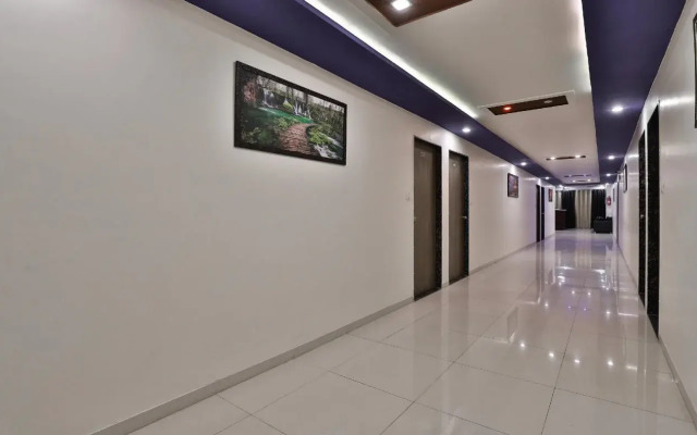 Maahi Palace By OYO Rooms