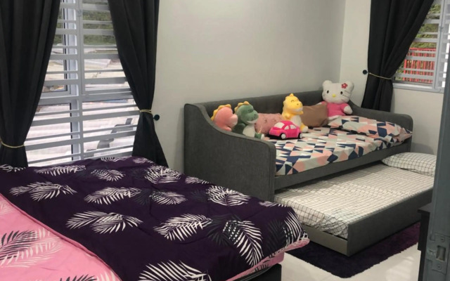 Ramadhina Eagle Eye View Home2stay Emerald Avenue