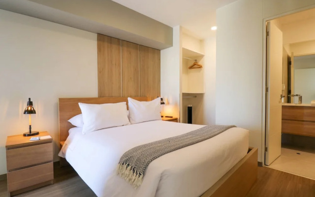 w Artistic 2BR With Balcony in Miraflores