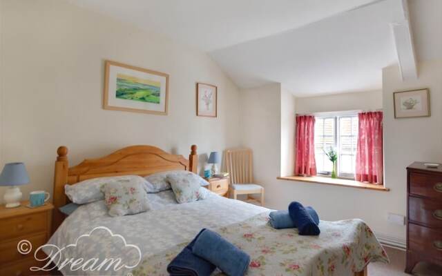 Poppas Cottage, BURTON BRADSTOCK