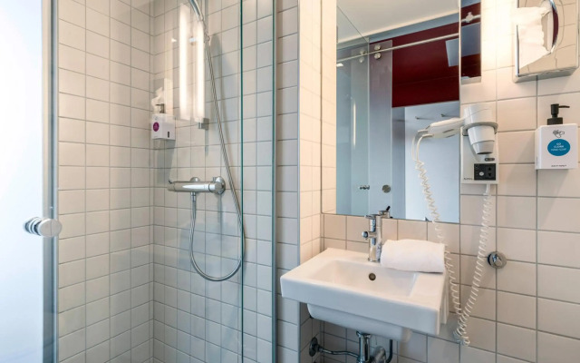 Quality Hotel 33