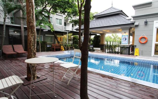 At Residence Suvarnabhumi Hotel