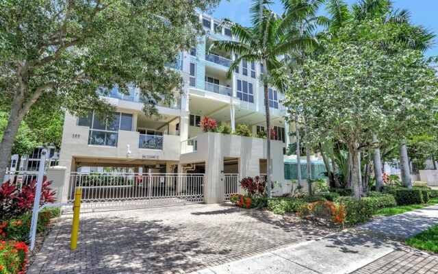 Deerfield Condo Suites by Opus