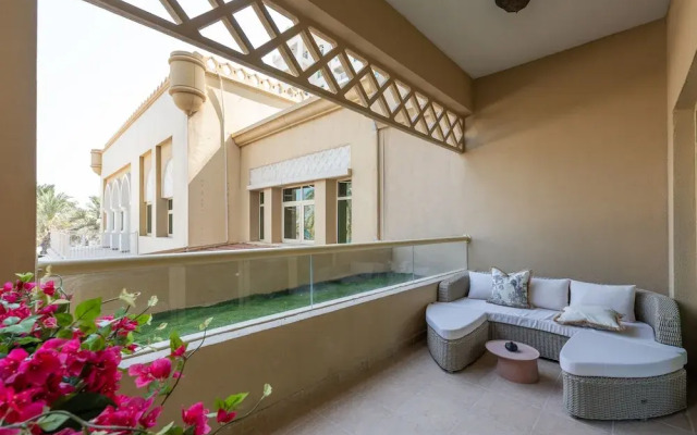 Rustic Palm 1BR w Beach Access