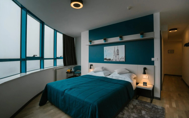 Hotel Blue
