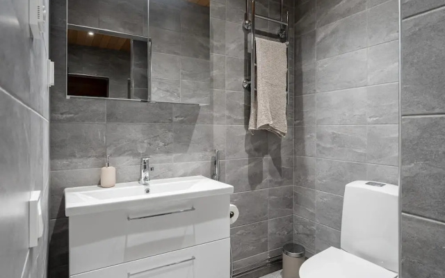 Main Square Renovated Apt, Sauna and Parking