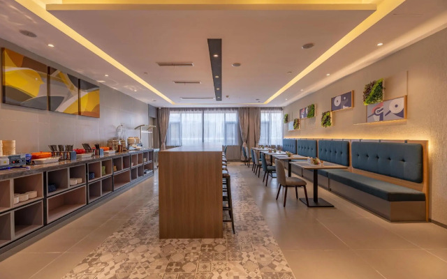 Homeinn Selected Hotel (Jinan Daming Lake Shengchan Road Subway Station)