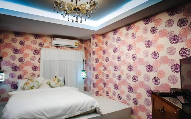 At Casa Guesthouse Amphawa