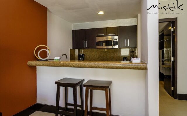 Aldea Thai Luxury Condohotel