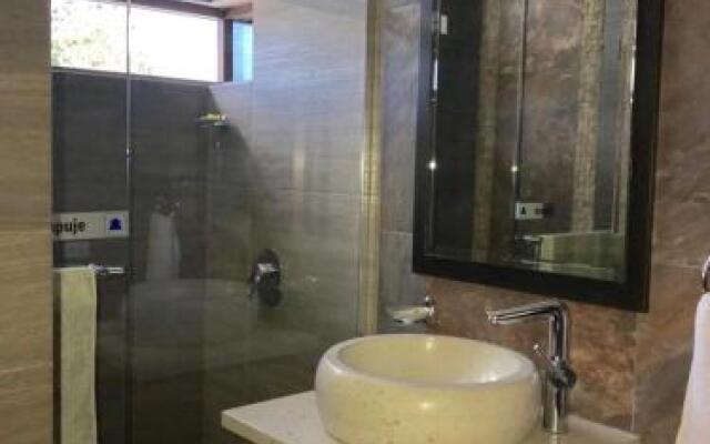 Hotel Fray Lazaro