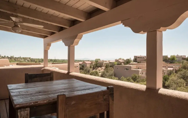 Valle Del Sol - Unbeatable Views, Spacious Luxury Home, Impeccable Furnishings