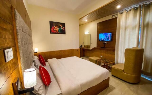 Hotel Grand Oasis Manali