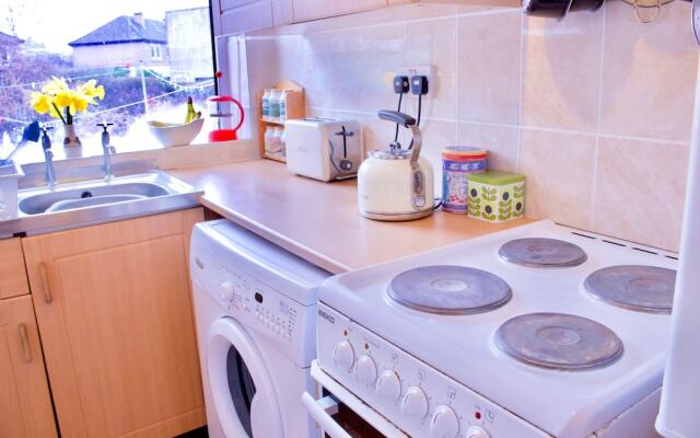 1 Bedroom Private Garden Flat