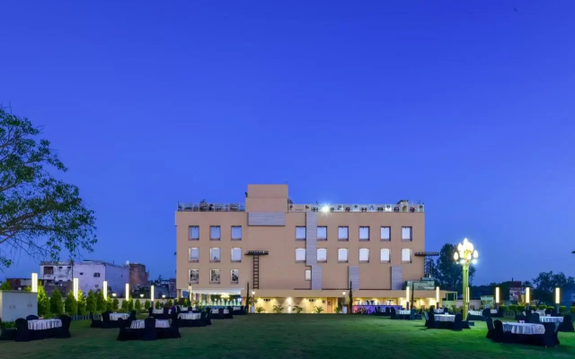 Express11 Hotel