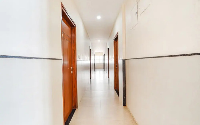 Fabhotel Rove Inn & Suites
