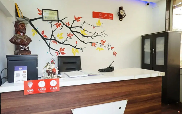 OYO 18730 Galaxy Inn