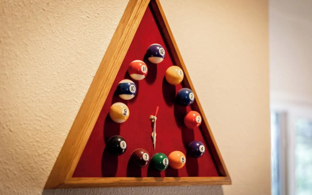 The Lodge on Oaxaco - Epic Man Cave / Billiard Room