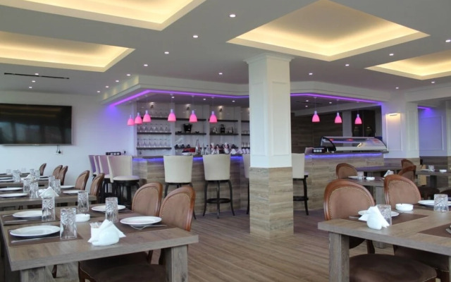 Aristo House Hotel