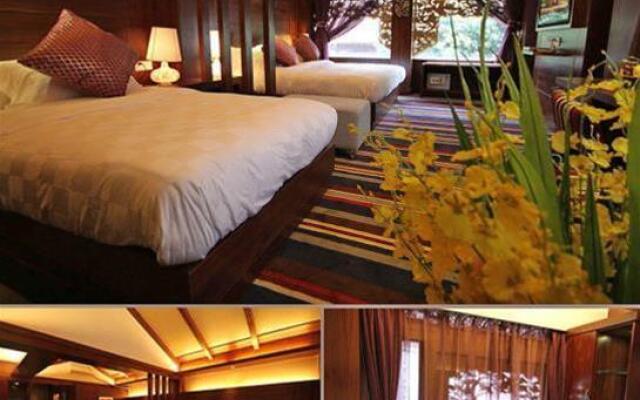 Lijiang Courtyard & Sunlight Ya Yuan Hotel