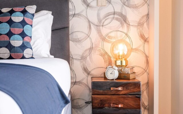 Mid-century Apartment Near Cais do Sodré