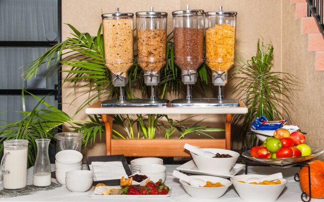 Pegasus Motor Inn and Serviced Apartments