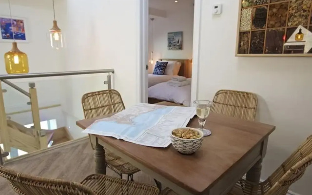 The Barn, 20 At The Beach