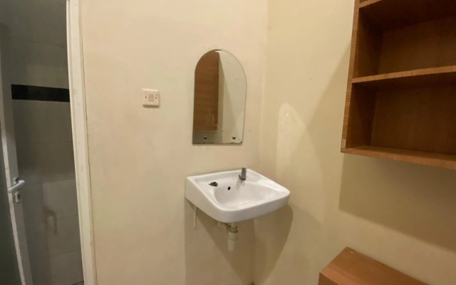 RedDoorz At Kartini Residence Semarang – Bathroom – Semarang