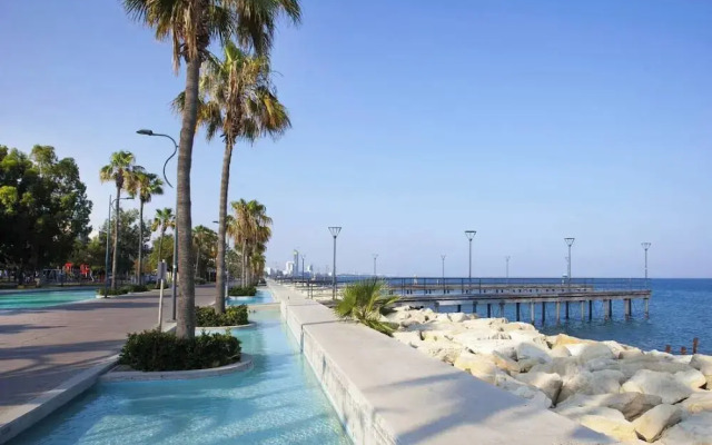 Ariadne Sea Side Boutique Apartment