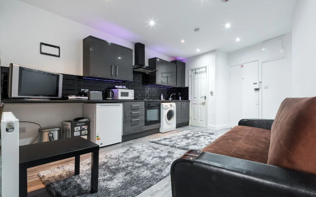 Whitechapel Grand