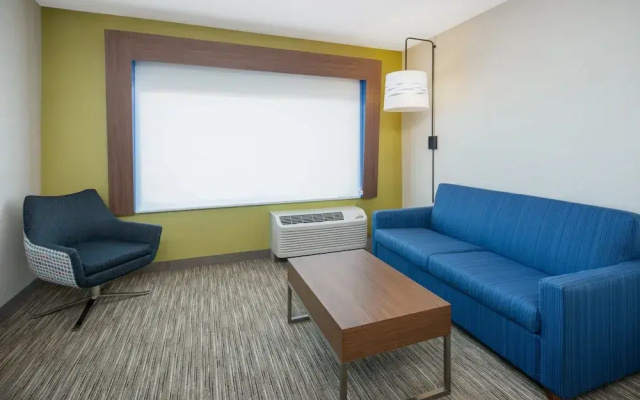 Holiday Inn Express & Suites Chico, An Ihg