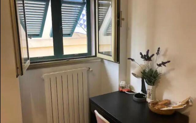 Cheerful Room, Sharing kitchen in a Cosy Family Art House, Ideal for one person or couple