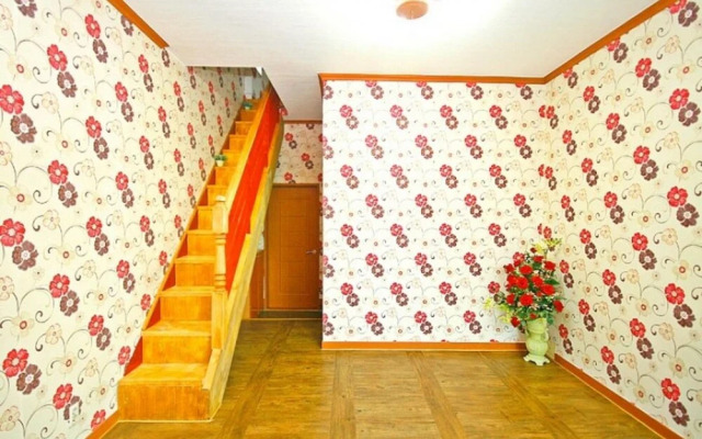 Donggang Village Caravan Pension