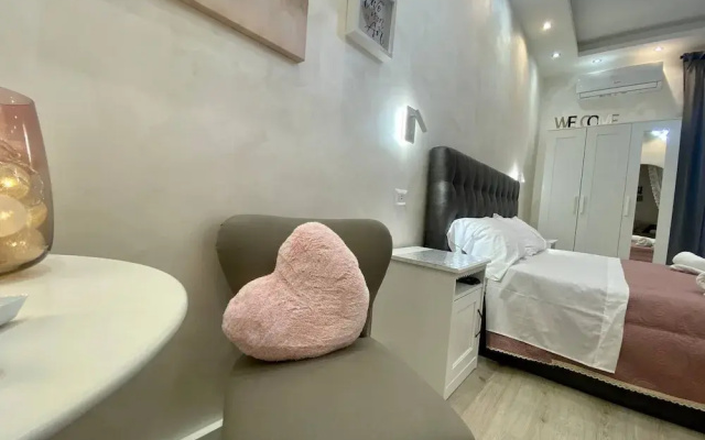 Apartment Near the Colosseum With Metro Line A a 2-minute Walk Away