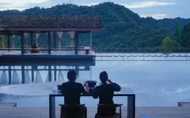 Qingxia Shanju Yeshe Resort Hotel