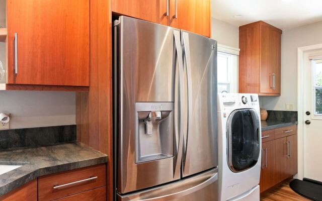 3772 Ventura - 1 Bedroom Duplex