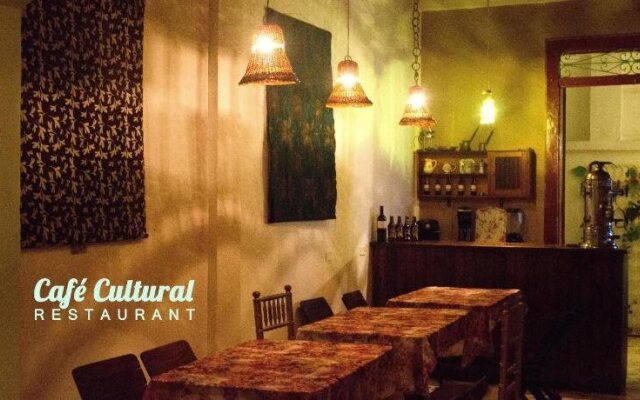 La Casa Cafe Guesthouse