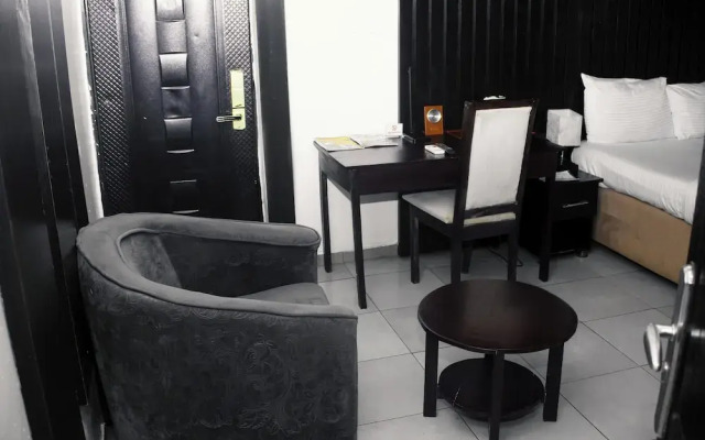 Royal Crest hotel and suite