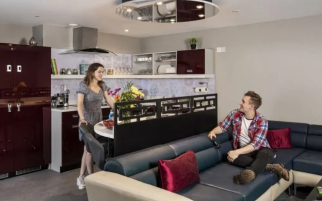 Vibrant Rooms for Students in LEICESTER