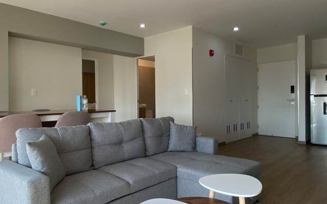 w Artistic 2BR With Balcony in Miraflores