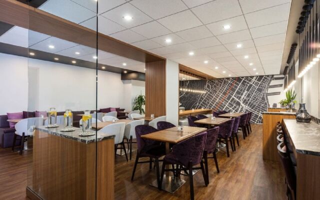 Warwick Le Crystal - Montréal