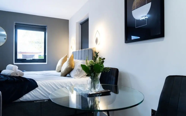 Midsummer Studios and Apartments